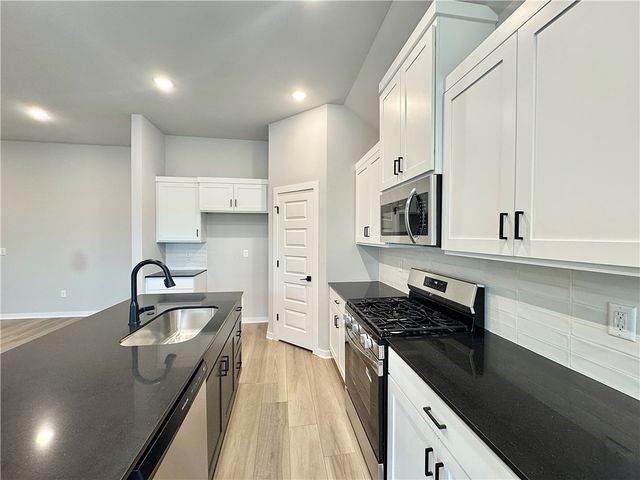 5901 SW Bear Creek Avenue, Bentonville, AR 72713