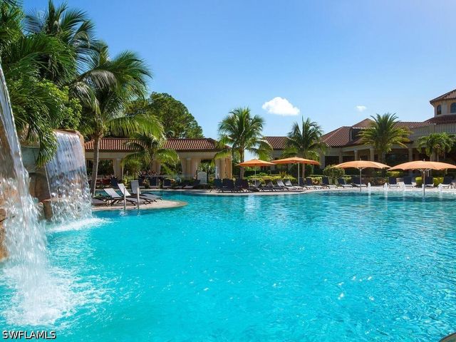 9816 Giaveno CIR 1315, Naples, FL 34113