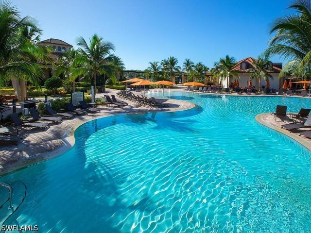 9816 Giaveno CIR 1315, Naples, FL 34113