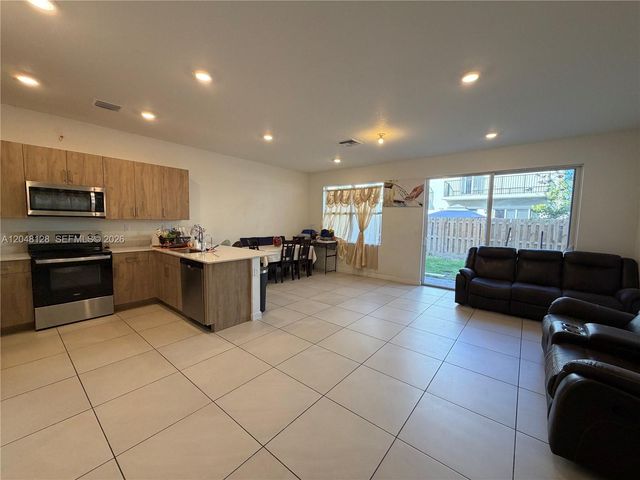 159 NE 13th Terrace, Homestead, FL 33033
