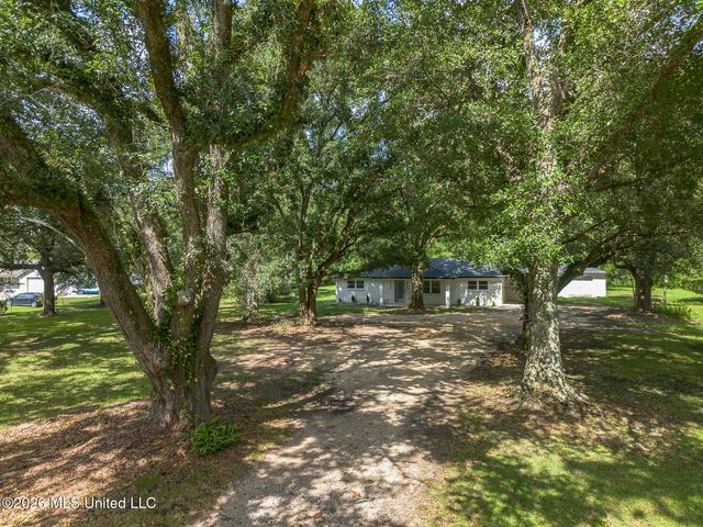10132 Graystone Drive, Moss Point, MS 39562