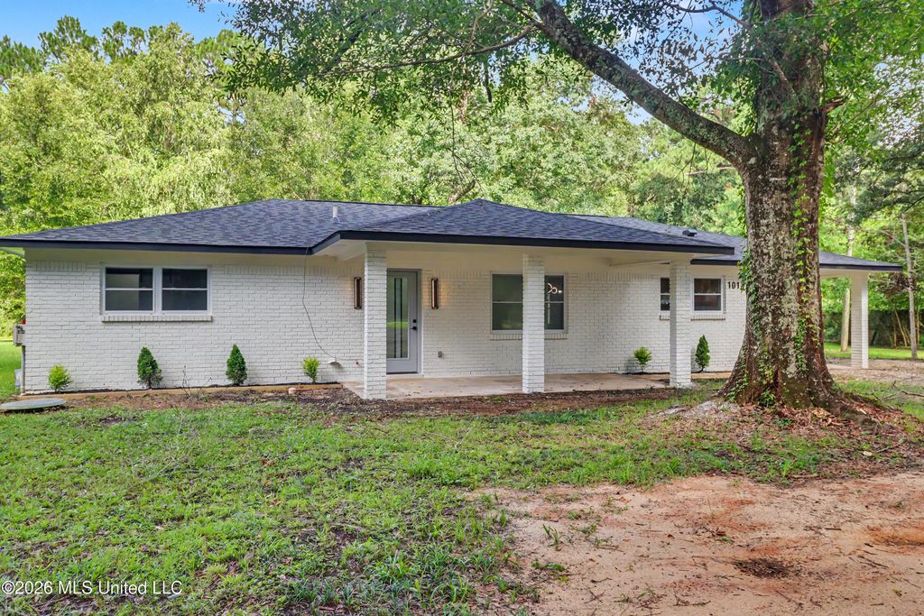 10132 Graystone Drive, Moss Point, MS 39562