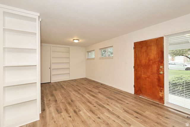 1740 E SOUTHMOOR DR, Salt Lake City, UT 84117