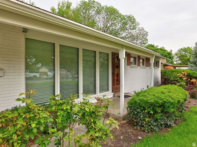1740 E SOUTHMOOR DR, Salt Lake City, UT 84117