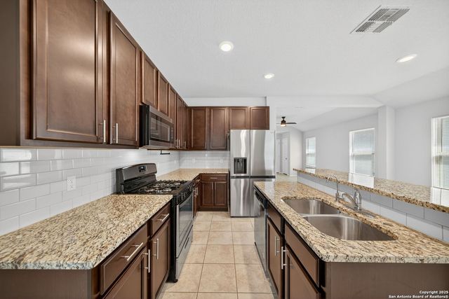 13438 carter, St Hedwig, TX 78152