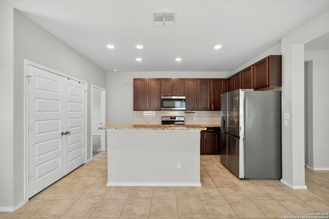 13438 carter, St Hedwig, TX 78152