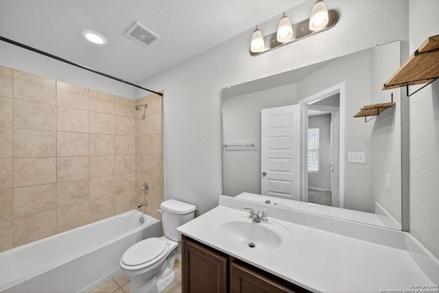 13438 carter, St Hedwig, TX 78152