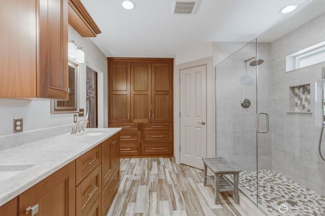 440 N Maple Hill Road, Kelso, WA 98626
