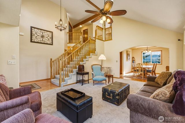440 N Maple Hill Road, Kelso, WA 98626