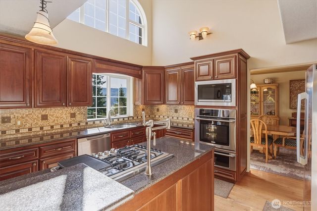 440 N Maple Hill Road, Kelso, WA 98626