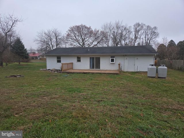 177 N STONE RD, Millersburg, PA 17061