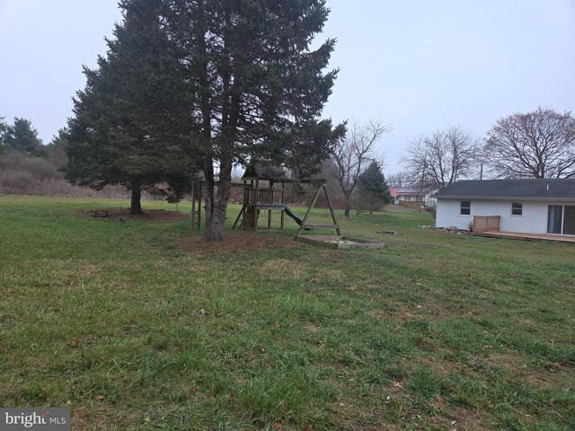 177 N STONE RD, Millersburg, PA 17061