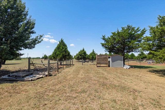 13707 NE Kleeman Rd, Elgin, OK 73538