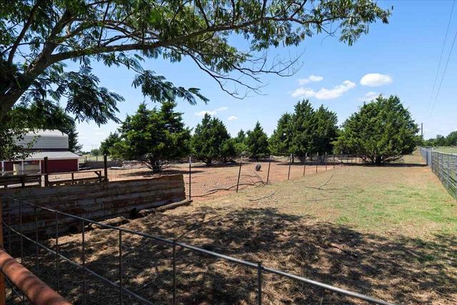 13707 NE Kleeman Rd, Elgin, OK 73538