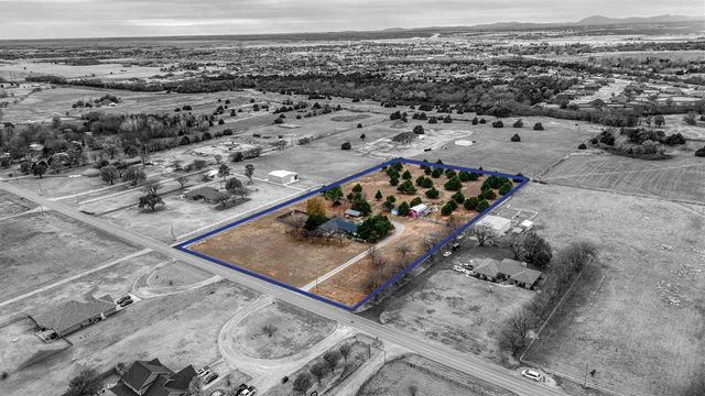 13707 NE Kleeman Rd, Elgin, OK 73538