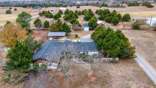 13707 NE Kleeman Rd, Elgin, OK 73538