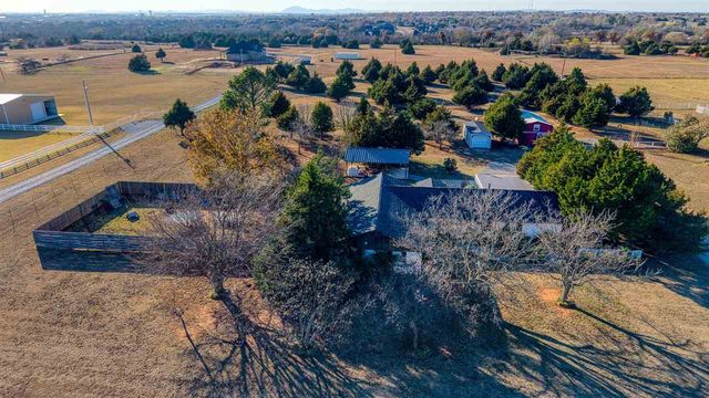 13707 NE Kleeman Rd, Elgin, OK 73538