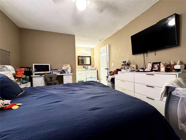 19729 SW 114th Ave 250, Miami, FL 33157