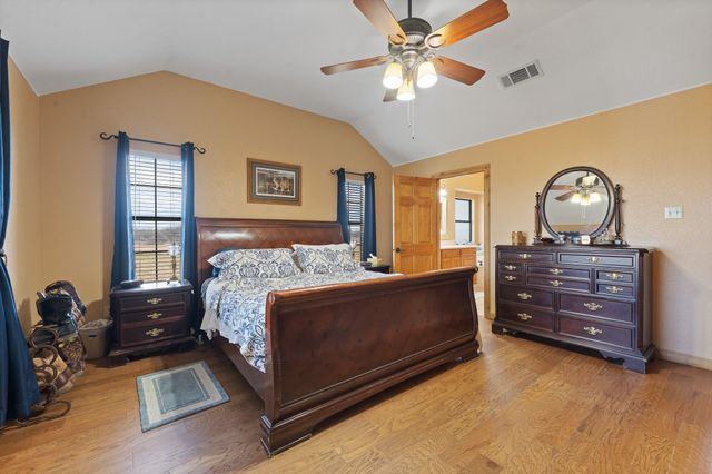 1366 Hcr 1414, Covington, TX 76636