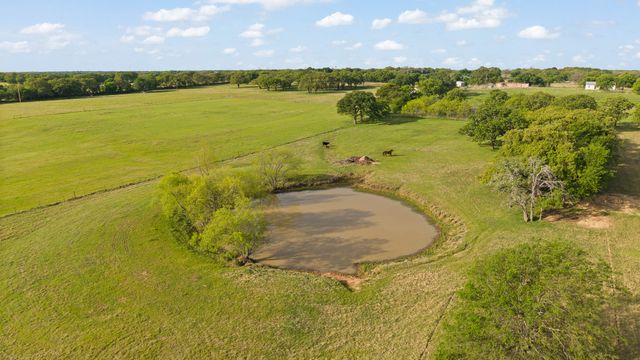 1366 Hcr 1414, Covington, TX 76636