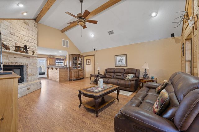 1366 Hcr 1414, Covington, TX 76636