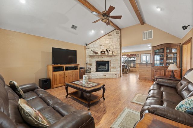 1366 Hcr 1414, Covington, TX 76636