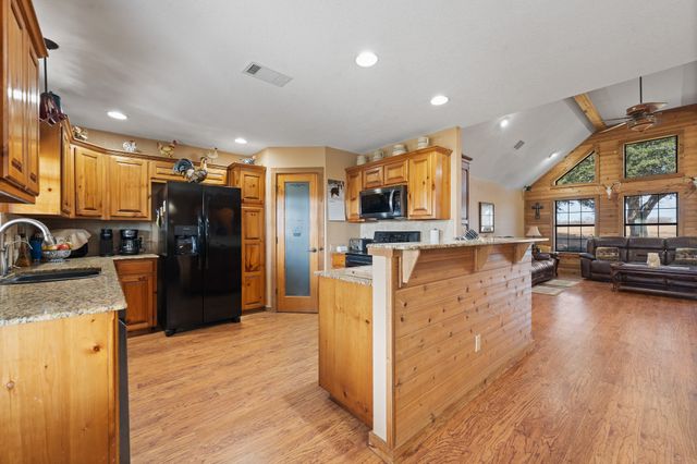 1366 Hcr 1414, Covington, TX 76636