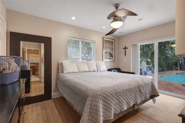 5940 NW 52nd St, Coral Springs, FL 33067