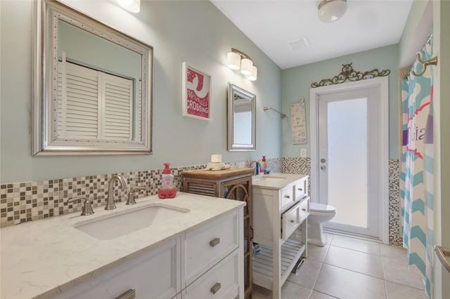 5940 NW 52nd St, Coral Springs, FL 33067