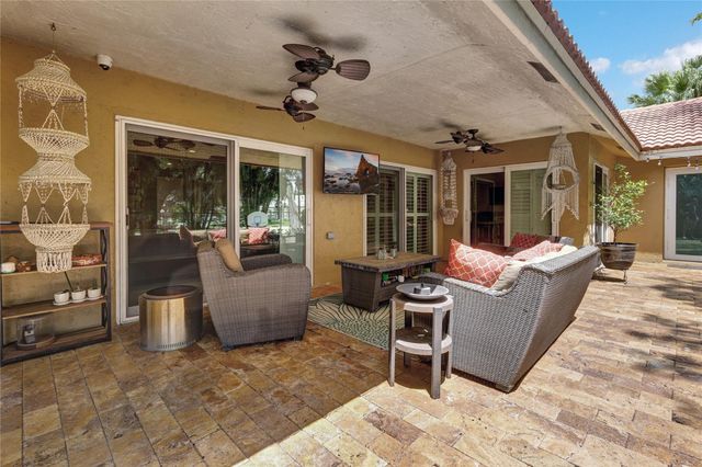 5940 NW 52nd St, Coral Springs, FL 33067