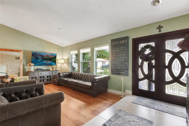 5940 NW 52nd St, Coral Springs, FL 33067