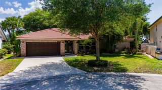 5940 NW 52nd St, Coral Springs, FL 33067