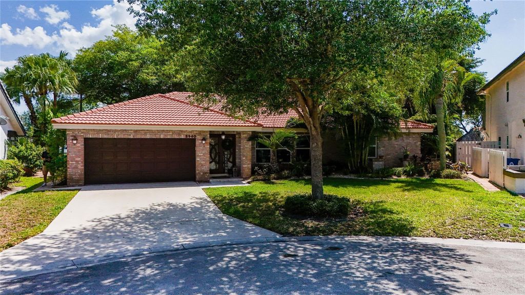 5940 NW 52nd St, Coral Springs, FL 33067