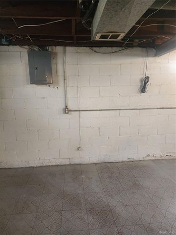 20222 Greenlawn Street, Detroit, MI 48221