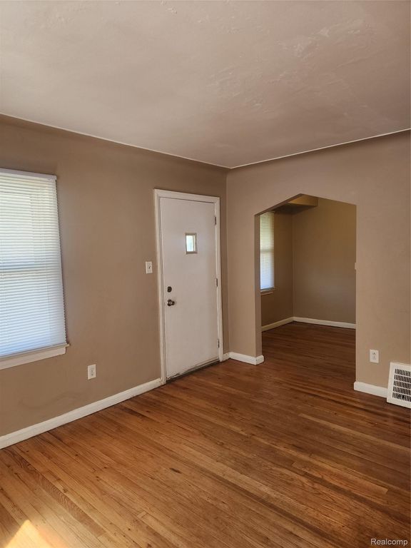 20222 Greenlawn Street, Detroit, MI 48221