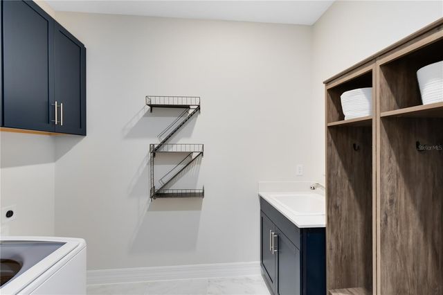 5661 FLAME VINE WAY, St Cloud, FL 34771