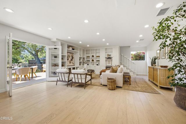 168 Lamour Drive, La Canada Flintridge, CA 91011