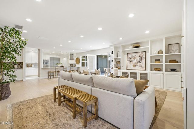 168 Lamour Drive, La Canada Flintridge, CA 91011