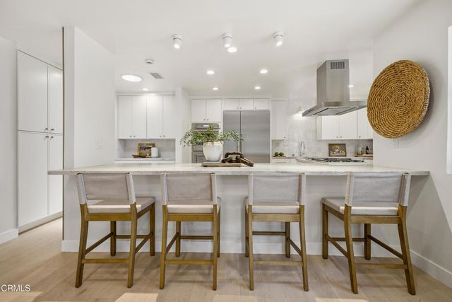 168 Lamour Drive, La Canada Flintridge, CA 91011