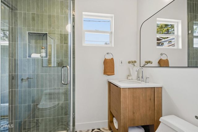 168 Lamour Drive, La Canada Flintridge, CA 91011