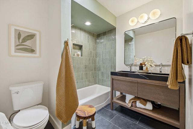 168 Lamour Drive, La Canada Flintridge, CA 91011