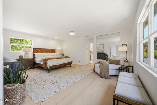 168 Lamour Drive, La Canada Flintridge, CA 91011