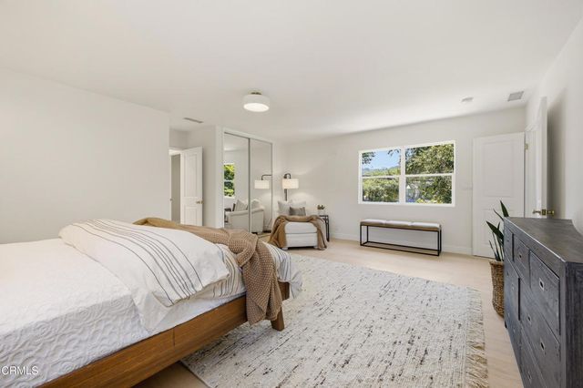 168 Lamour Drive, La Canada Flintridge, CA 91011