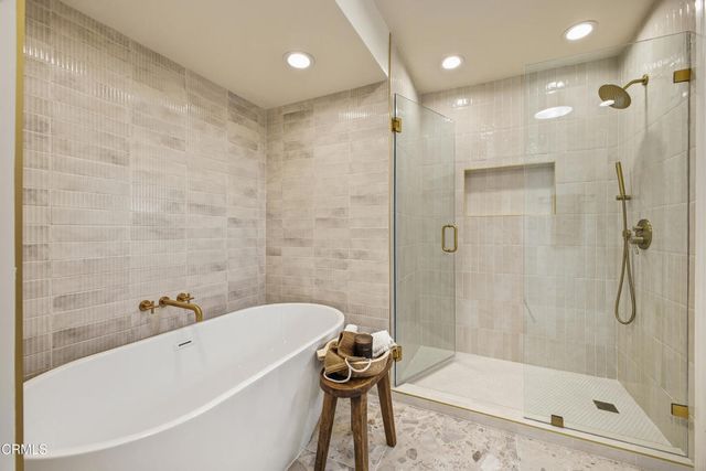 168 Lamour Drive, La Canada Flintridge, CA 91011