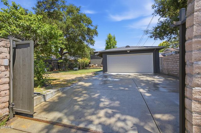 168 Lamour Drive, La Canada Flintridge, CA 91011