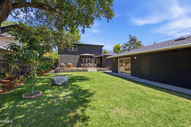168 Lamour Drive, La Canada Flintridge, CA 91011