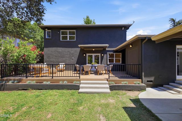 168 Lamour Drive, La Canada Flintridge, CA 91011