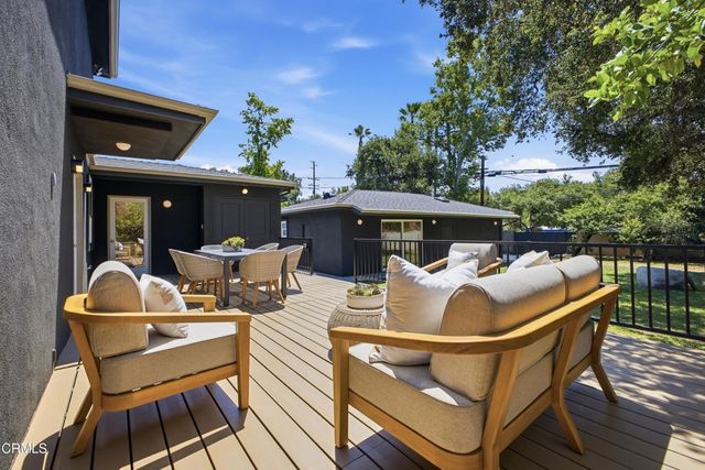 168 Lamour Drive, La Canada Flintridge, CA 91011