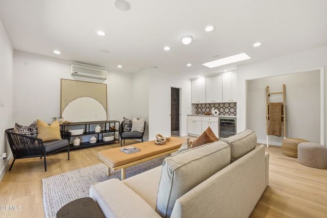 168 Lamour Drive, La Canada Flintridge, CA 91011