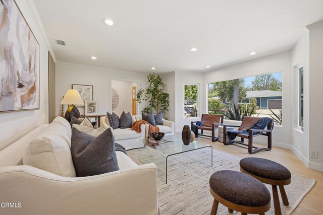 168 Lamour Drive, La Canada Flintridge, CA 91011